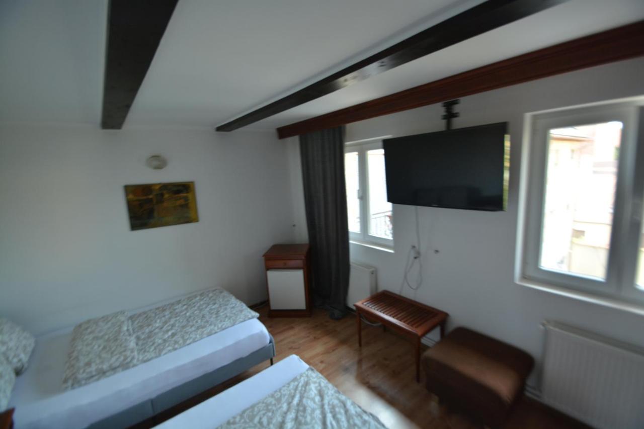 Gala - Guesthouse Oradea Exterior foto