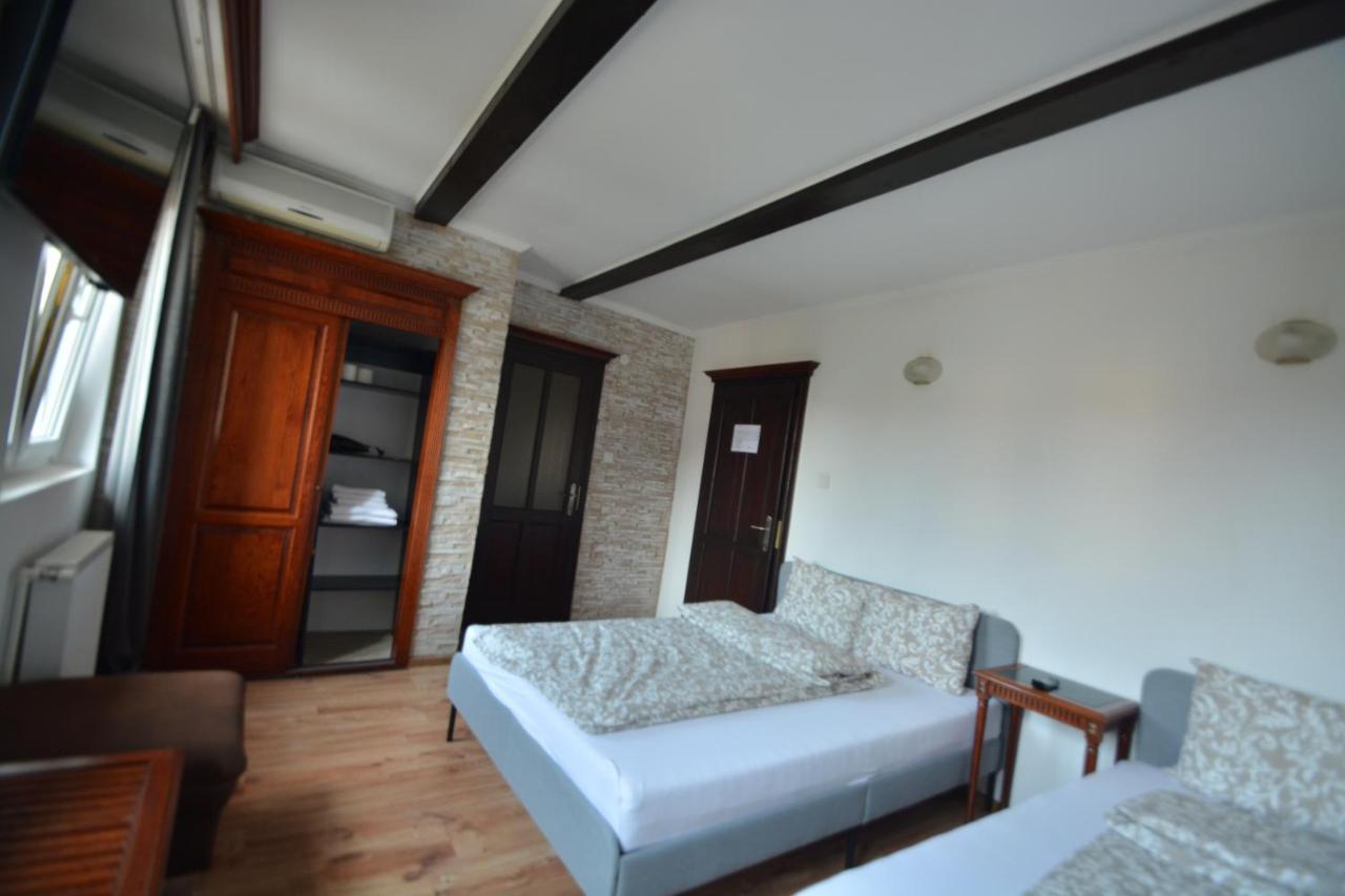 Gala - Guesthouse Oradea Exterior foto
