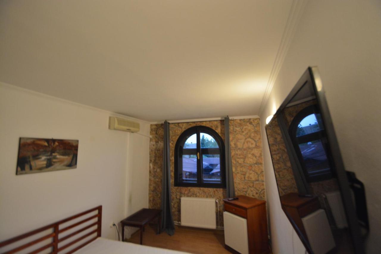 Gala - Guesthouse Oradea Exterior foto