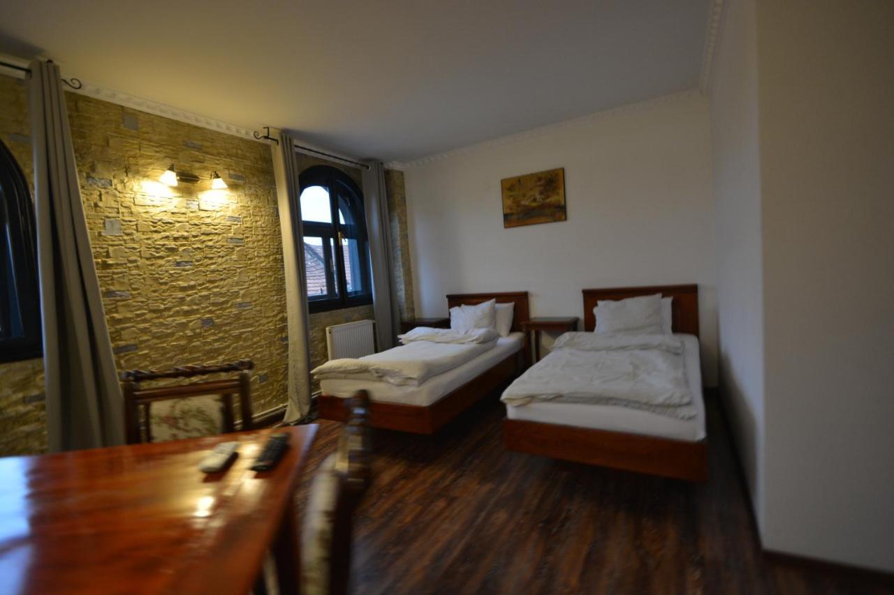 Gala - Guesthouse Oradea Exterior foto