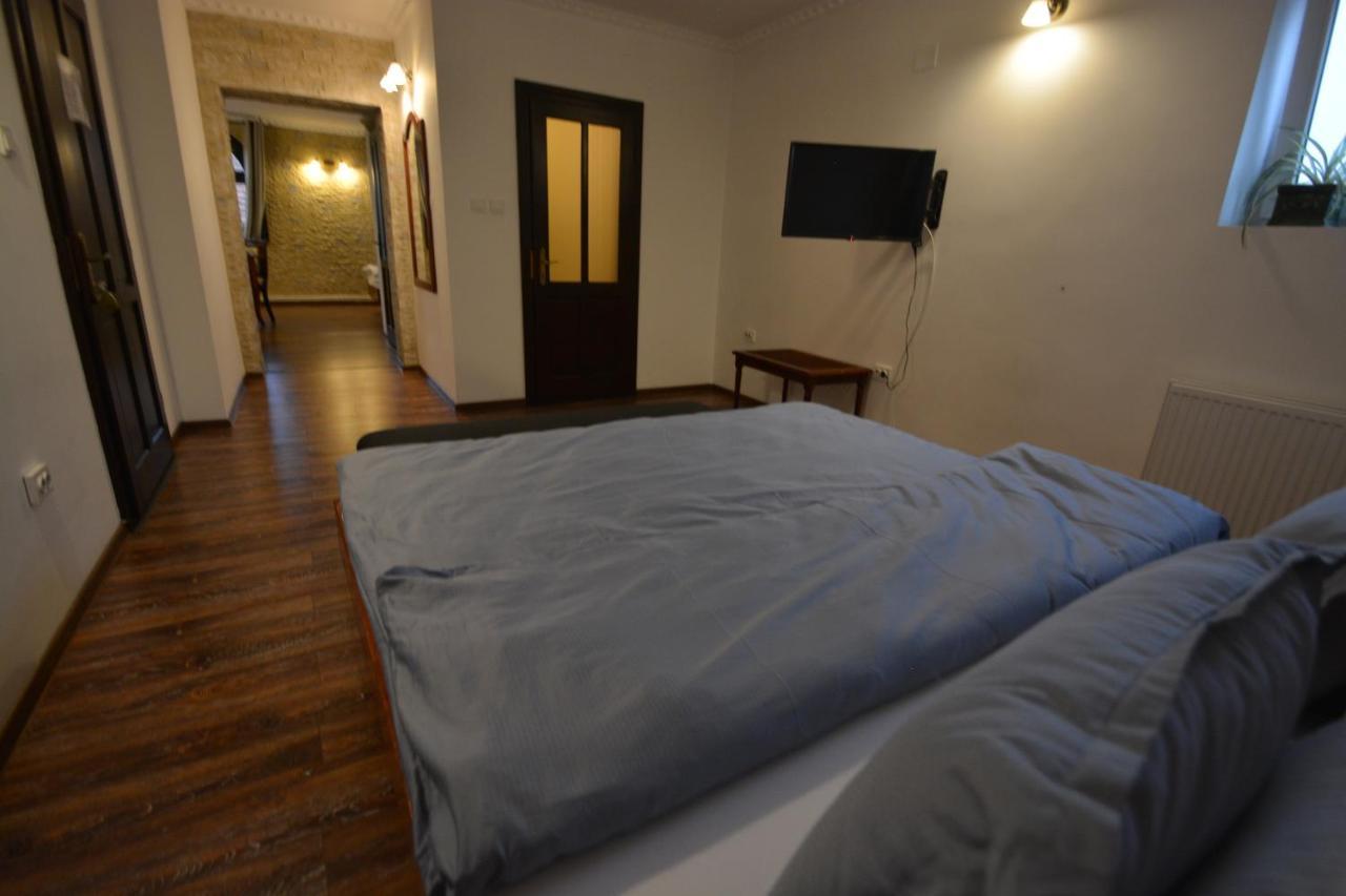 Gala - Guesthouse Oradea Exterior foto