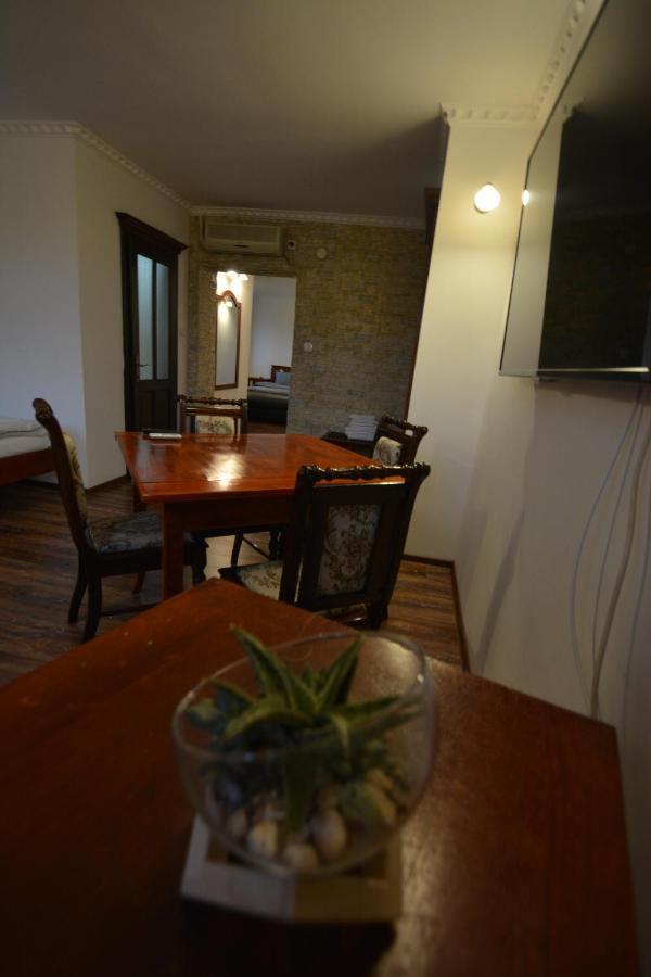 Gala - Guesthouse Oradea Exterior foto